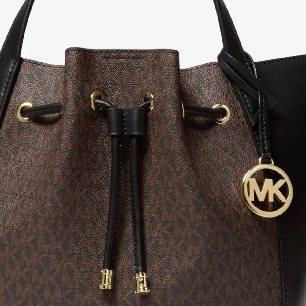 Michael Kors Large Phoebe Signature Bucket Bag NWT